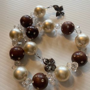 Bead necklace